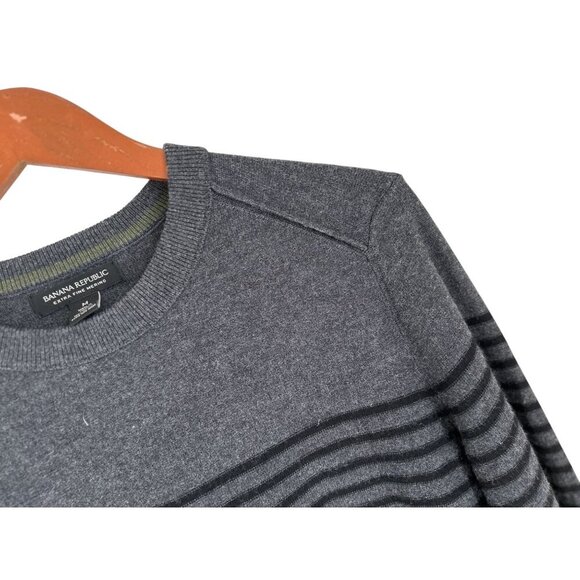 Banana Republic Mens M Gray & Black Striped 100% Merino Wool Crewneck Sweater - Picture 3 of 7